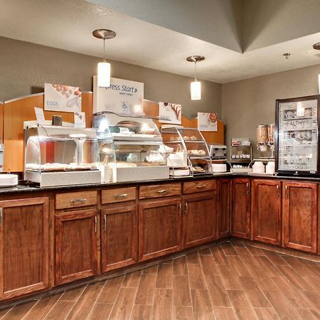 Holiday Inn Express Marshfield - Springfield Area By Ihg Exterior photo