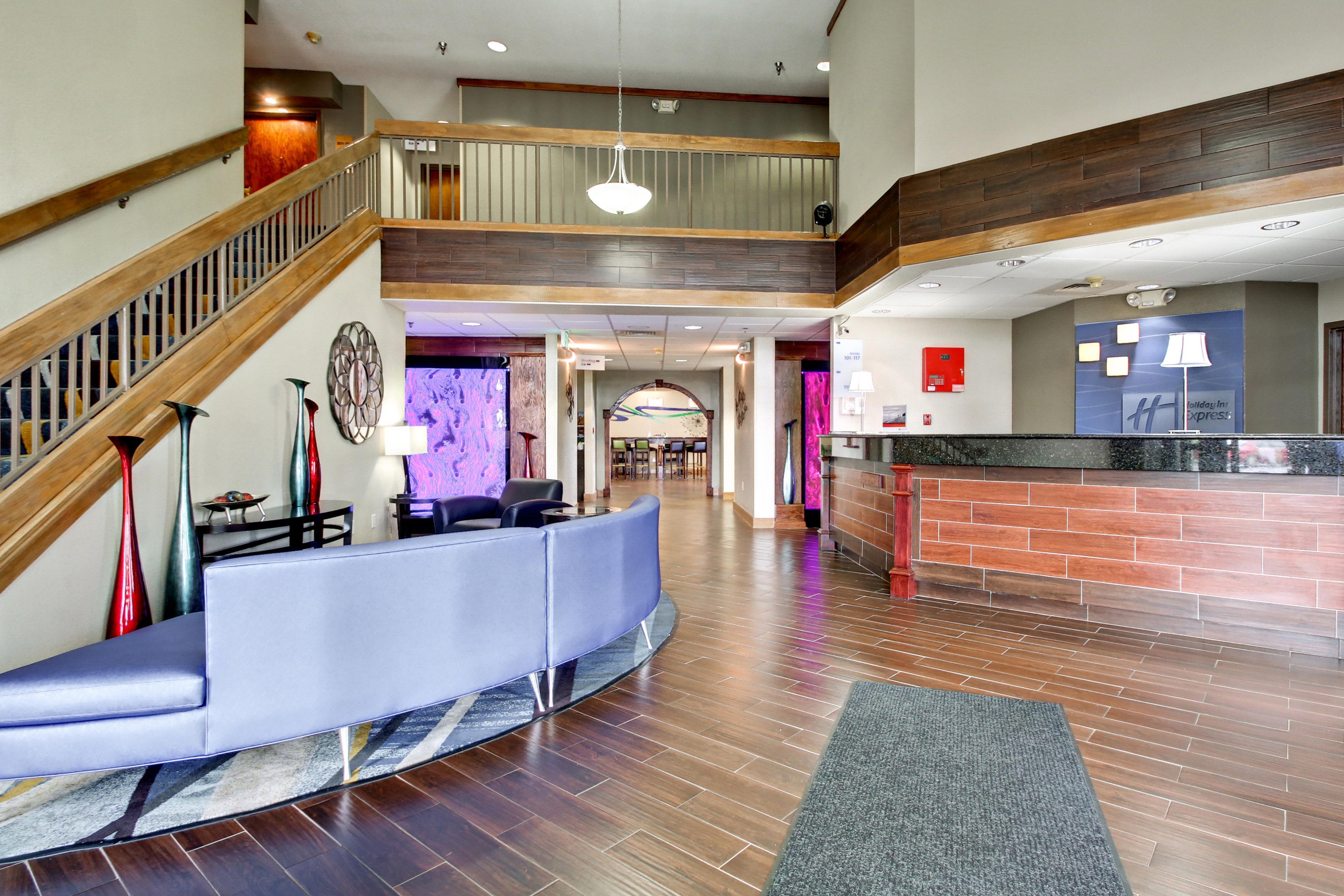 Holiday Inn Express Marshfield - Springfield Area By Ihg Exterior photo
