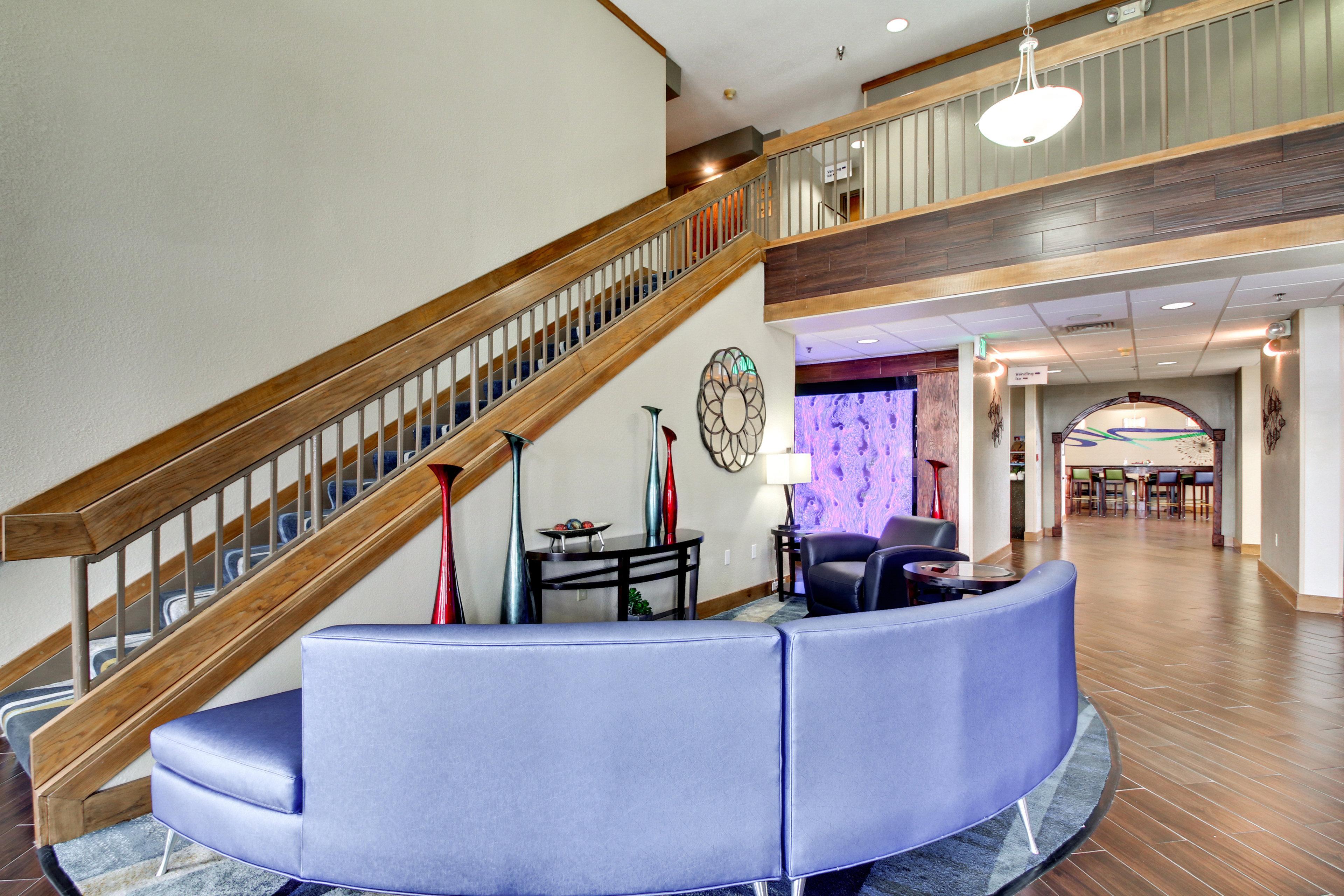 Holiday Inn Express Marshfield - Springfield Area By Ihg Exterior photo